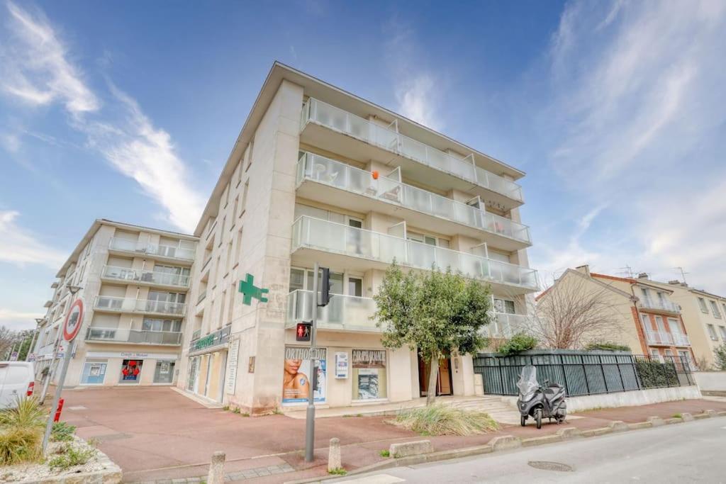 Le Majestic Blue - Metro 8/Hopital Henri Mondor Créteil Eksteriør bilde